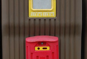 Jak wygląda pojemnik na zużyty akumulator?